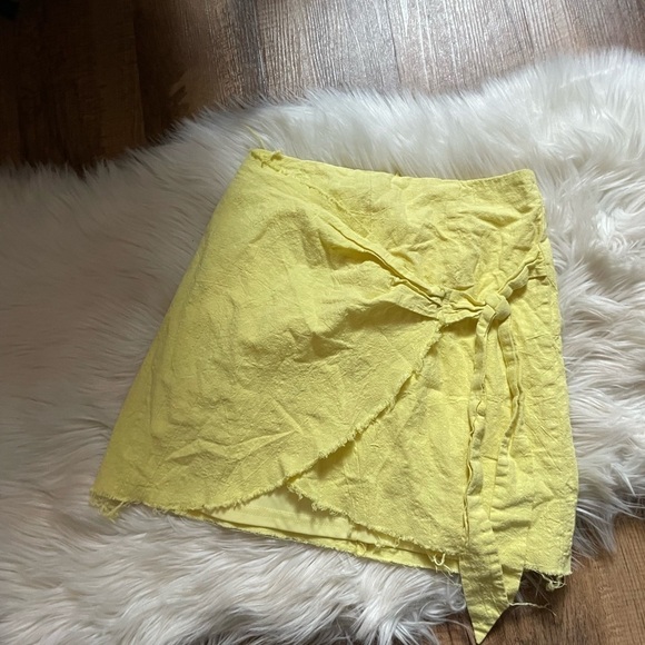 SUPERDOWN Aaliyah Wrap Mini Skirt - Picture 2 of 3